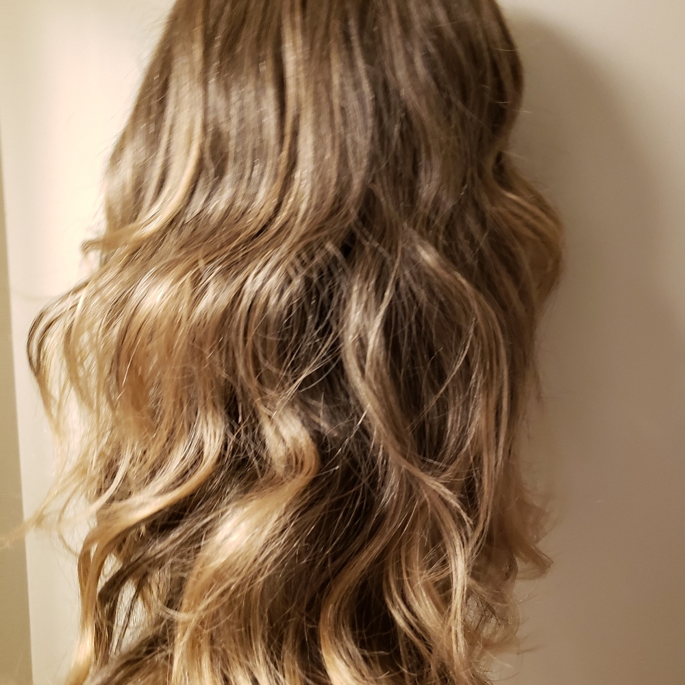 Wig - Picture 2 of 2